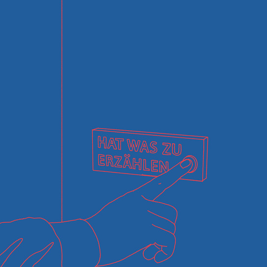 Eine Hand ist bereit, einen Knopf zu drücken. Auf dem Knopf steht in fetten Buchstaben auf blauem Hintergrund mit roten Umrissen „HAT WAS ZU ERZÄHLEN“.